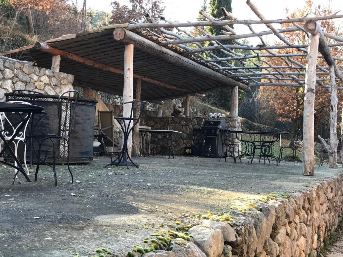 Mymoustiers Villa Екстериор снимка