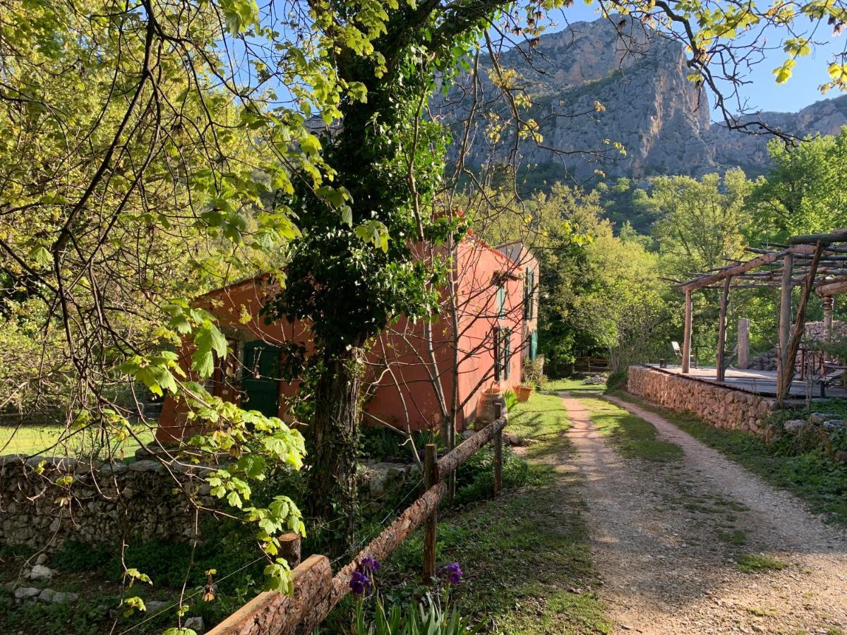 Mymoustiers Villa Екстериор снимка