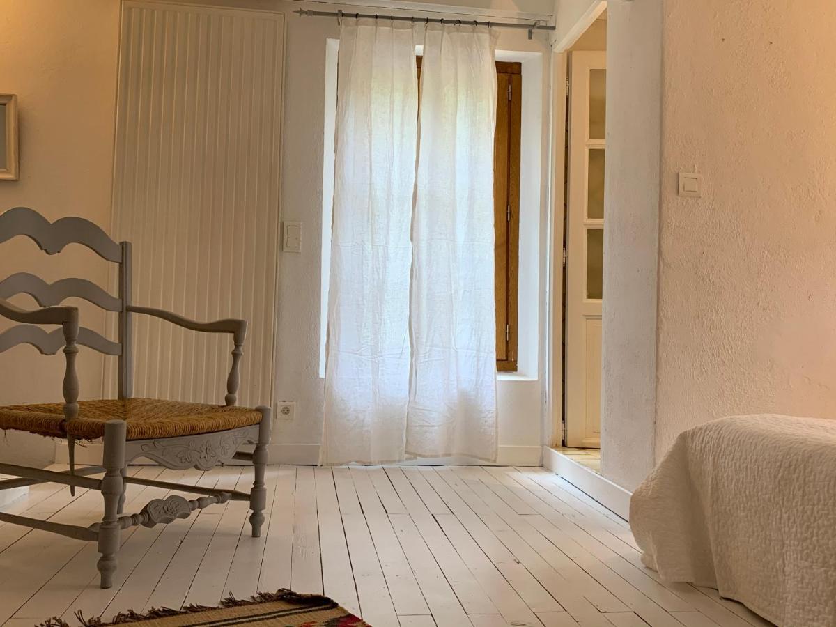 Mymoustiers Villa Екстериор снимка