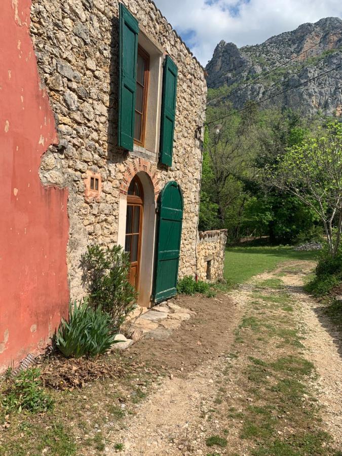 Mymoustiers Villa Екстериор снимка
